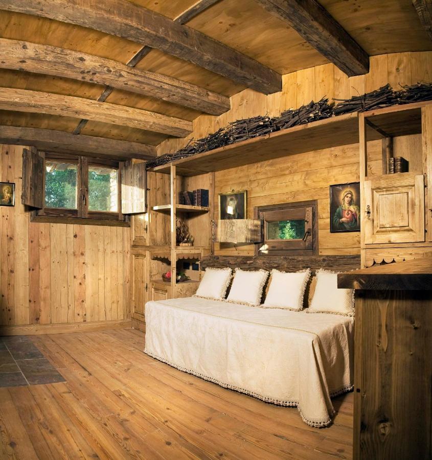 Chalet Euthalia Restaurant & Suites San Giacomo  Bagian luar foto