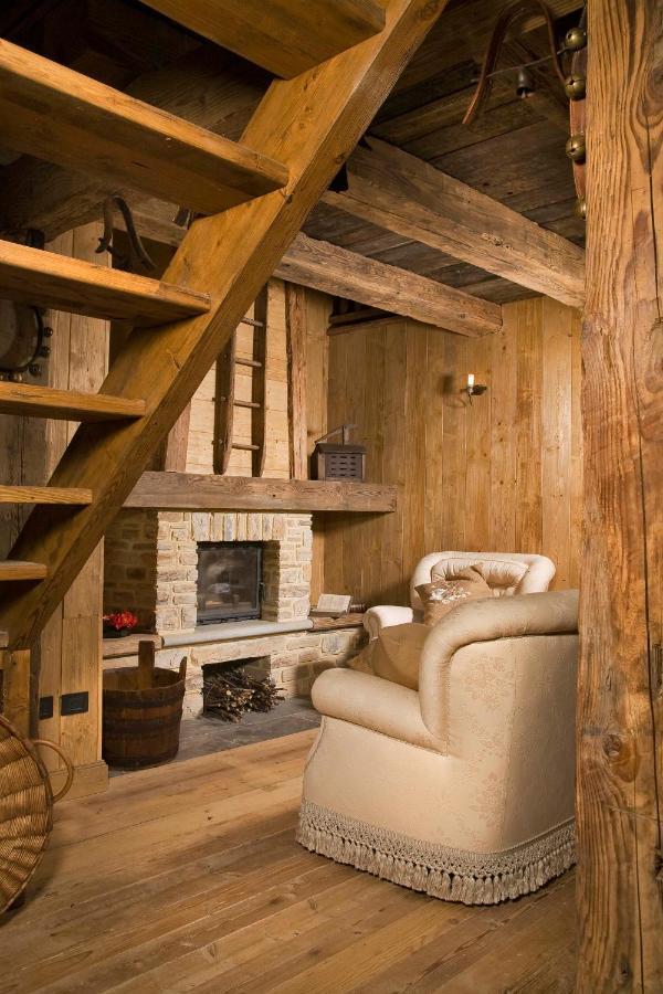 Chalet Euthalia Restaurant & Suites San Giacomo  Bagian luar foto