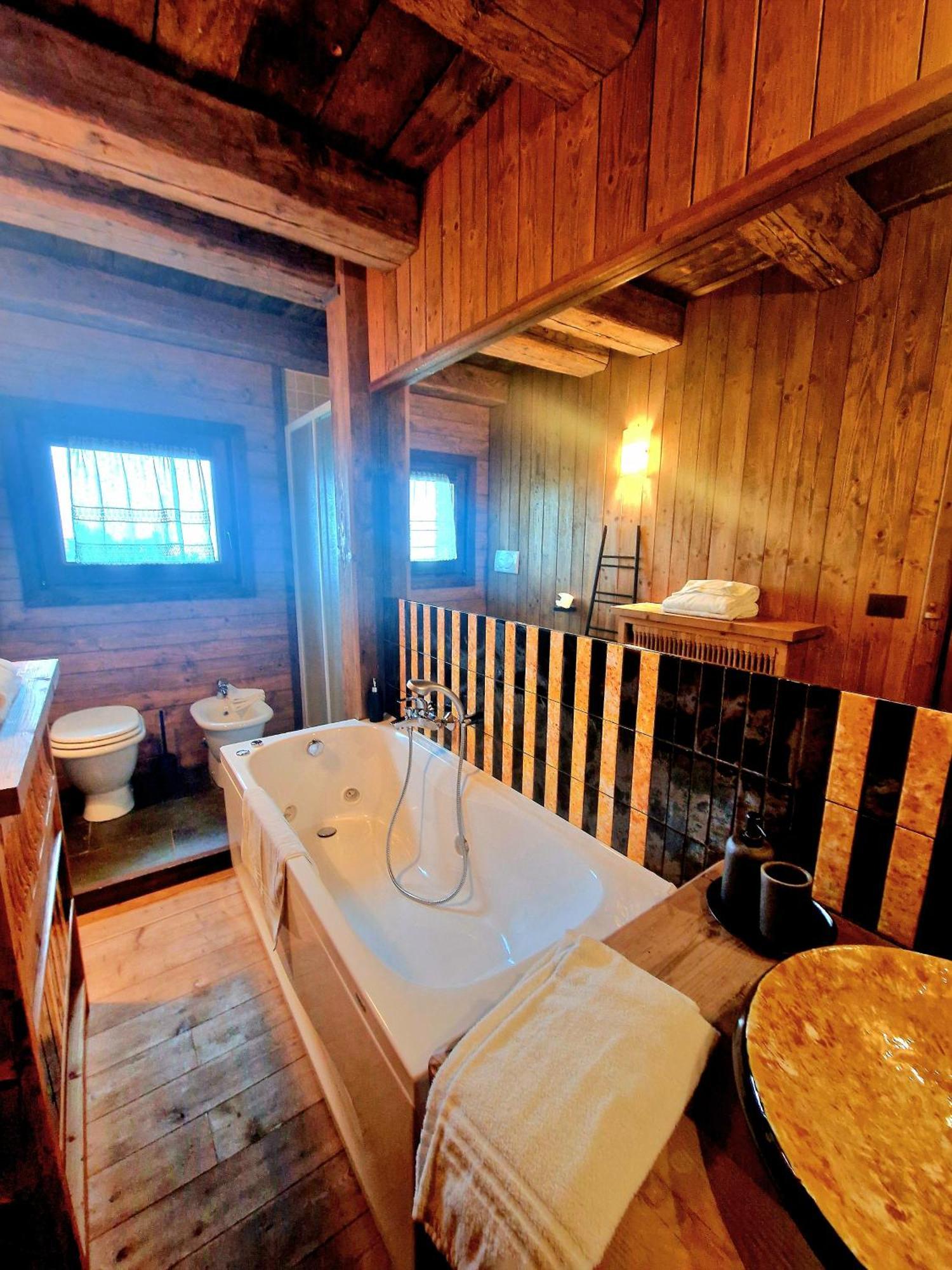 Chalet Euthalia Restaurant & Suites San Giacomo  Bagian luar foto